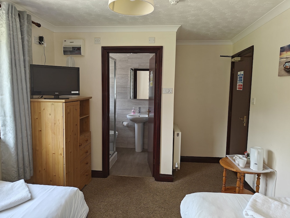 

Roma - Crawley - Little Foxes Hotel & Gatwick Airport Parking