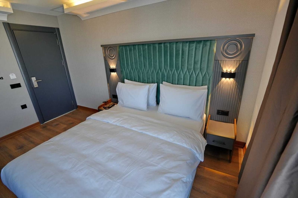 

Venezia - Istanbul, New Airport - Shelton Airport Hotel