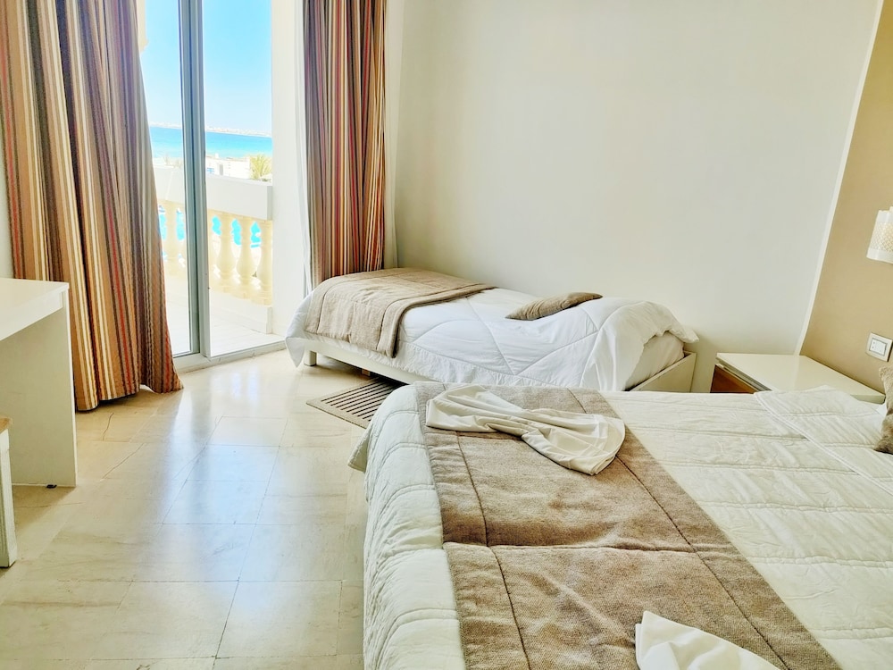 

Lampedusa - Monastir - Neptunia