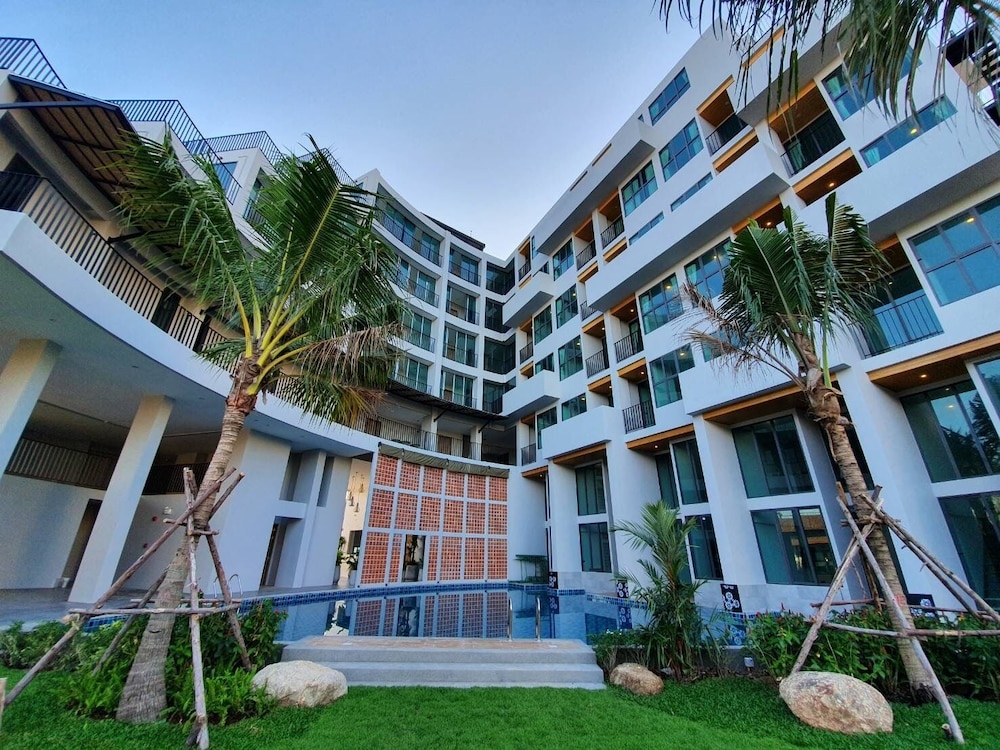 

Roma - Nai Thon Beach - Atom Phuket Hotel -SHA Plus