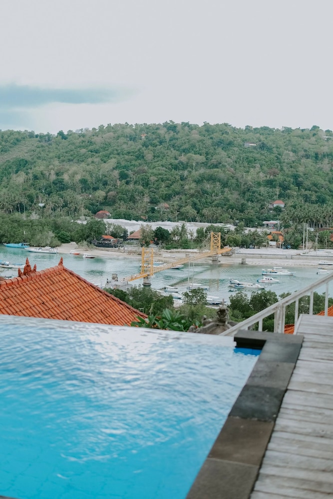 Insel – Lanussa Hill Villa