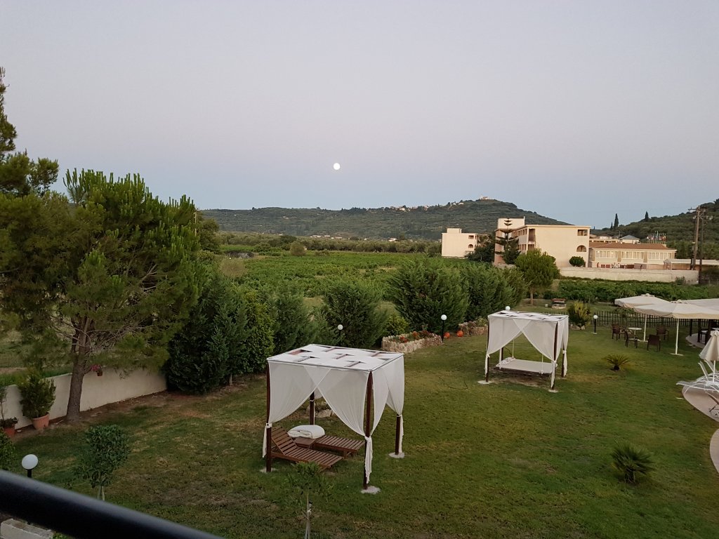 

Bologna - Tsilivi - Eleni's Garden & Castello Suites