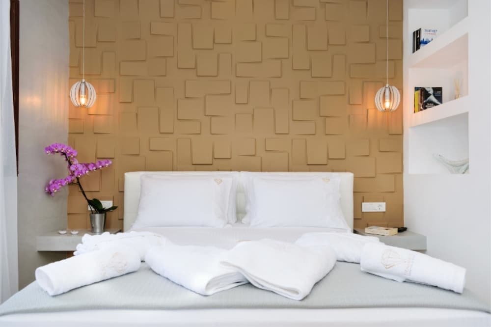

Verona - Kalamaki Chanion - Diamond Luxury Suites