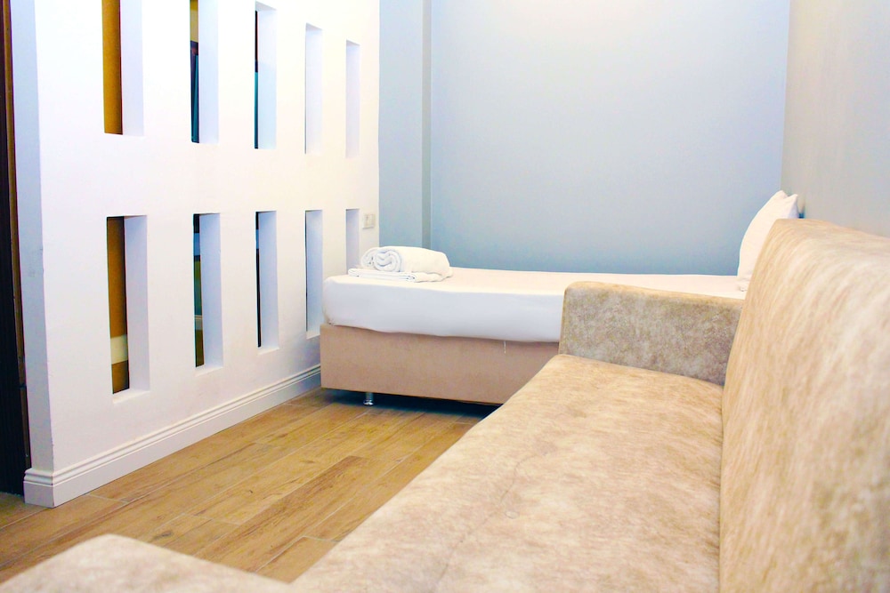 

Trieste - Beylikduzu - Avist Hotel Avcılar