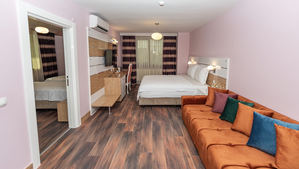

Bologna - Bursa - TOK EPİK HOTEL