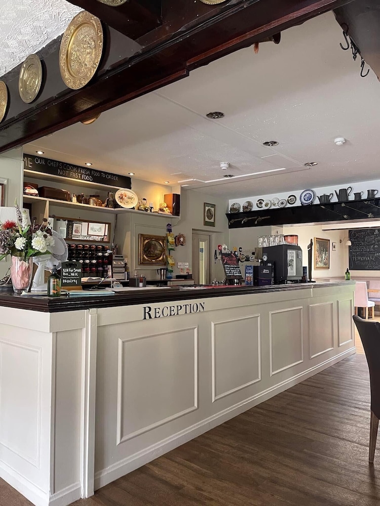 Horse and Hound Country Inn