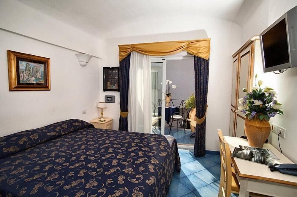 

Verona - Anacapri - Hotel Bussola di Hermes