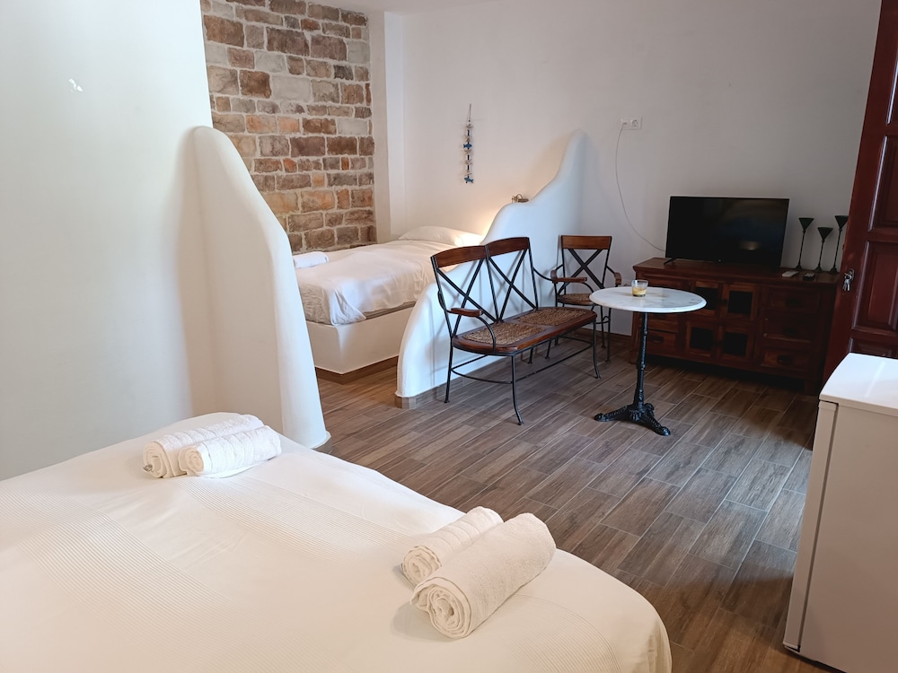 

Milano - Pirgaki - Naxos Summerland resort