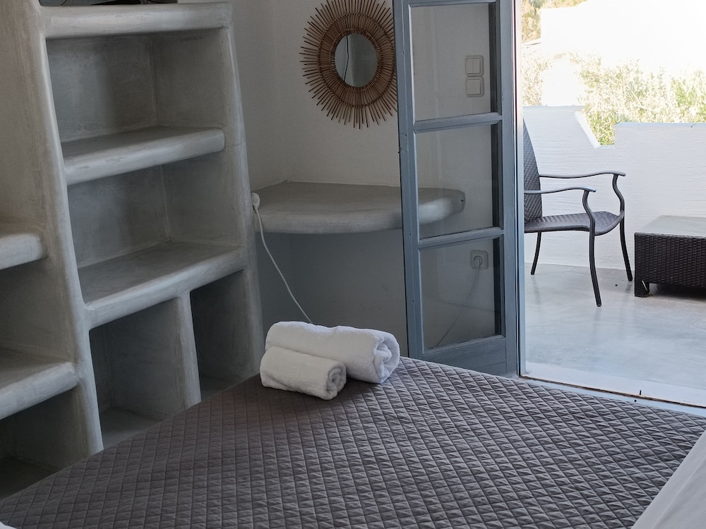 

Milano - Pirgaki - Naxos Summerland resort