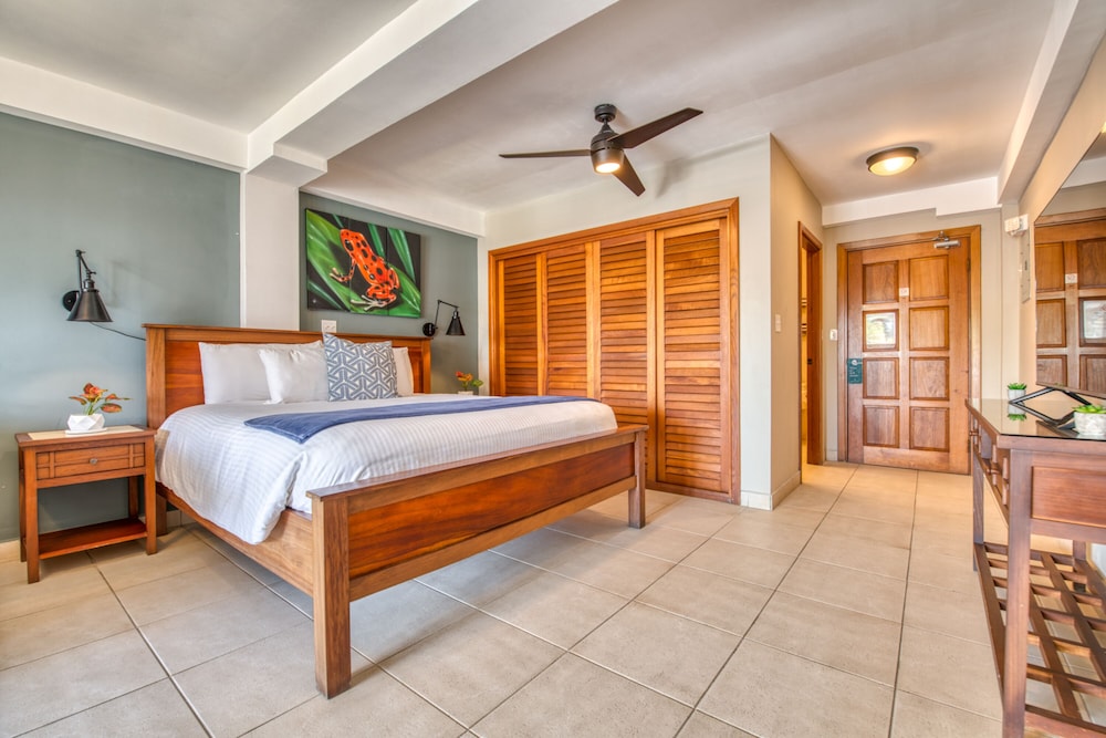 

Roma - Bocas del Toro - Tropical Suites Hotel
