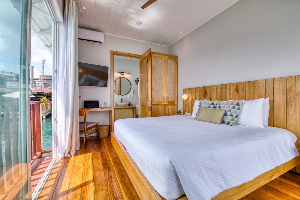 

Roma - Bocas del Toro - Tropical Suites Hotel