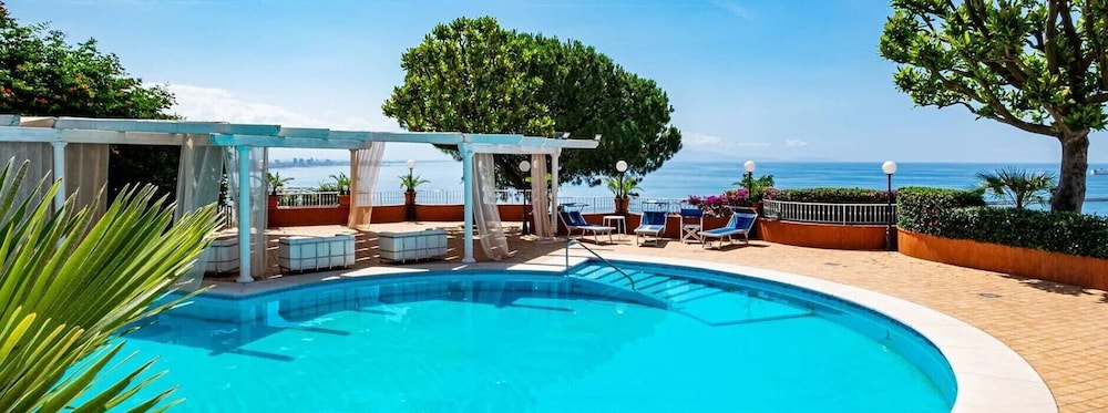 

Milano - Cava deʼ Tirreni - Hotel Villa Poseidon & Events