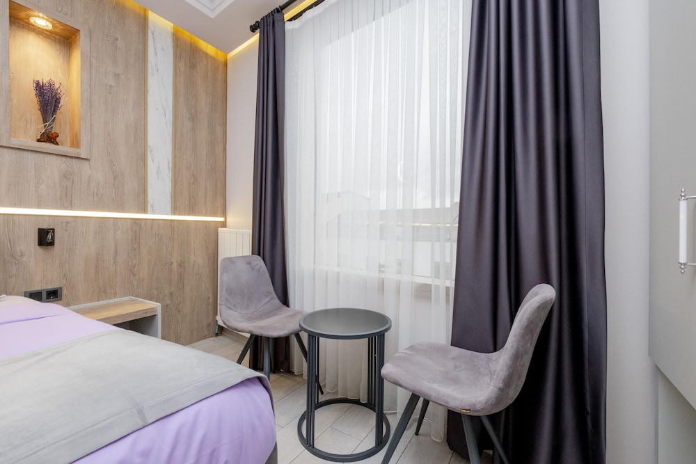 

Palermo - Istanbul - Lavender Airport Hotel