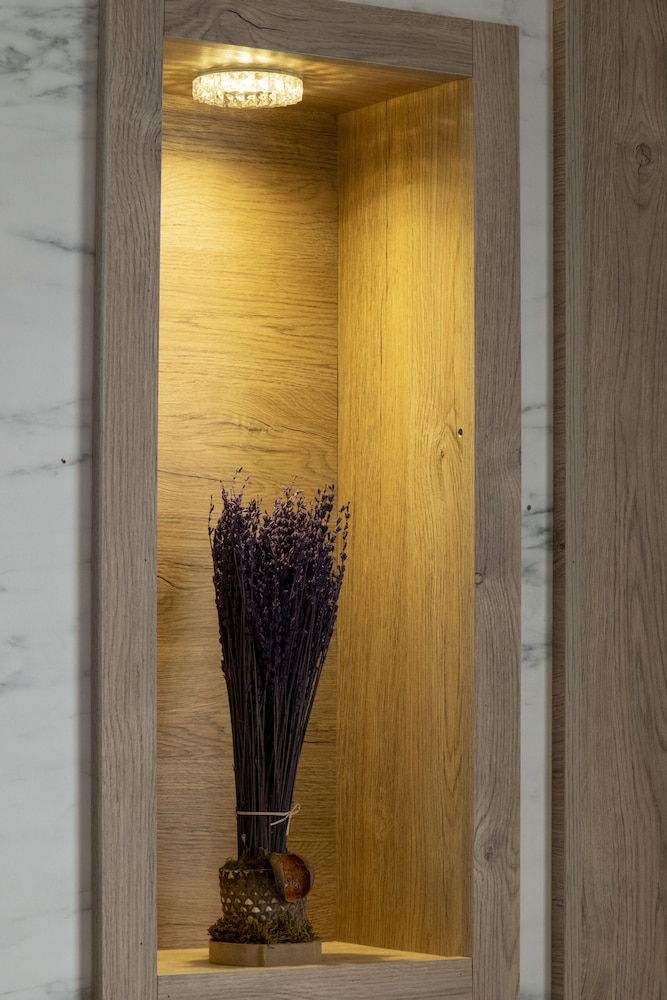 

Torino - Istanbul, New Airport - Lavender Airport Hotel