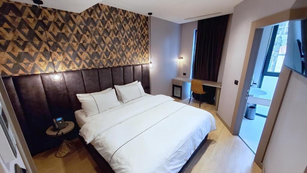 

Napoli - Tirana - Starlight Hotel