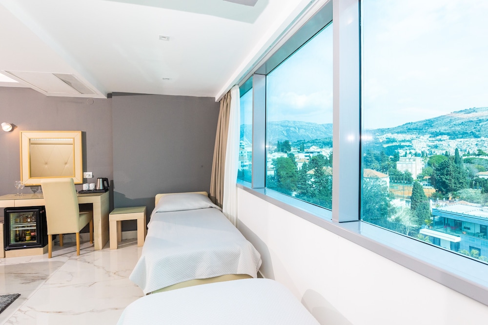

Milano - Costa di Dubrovnik, Croazia - Grand Hotel Park