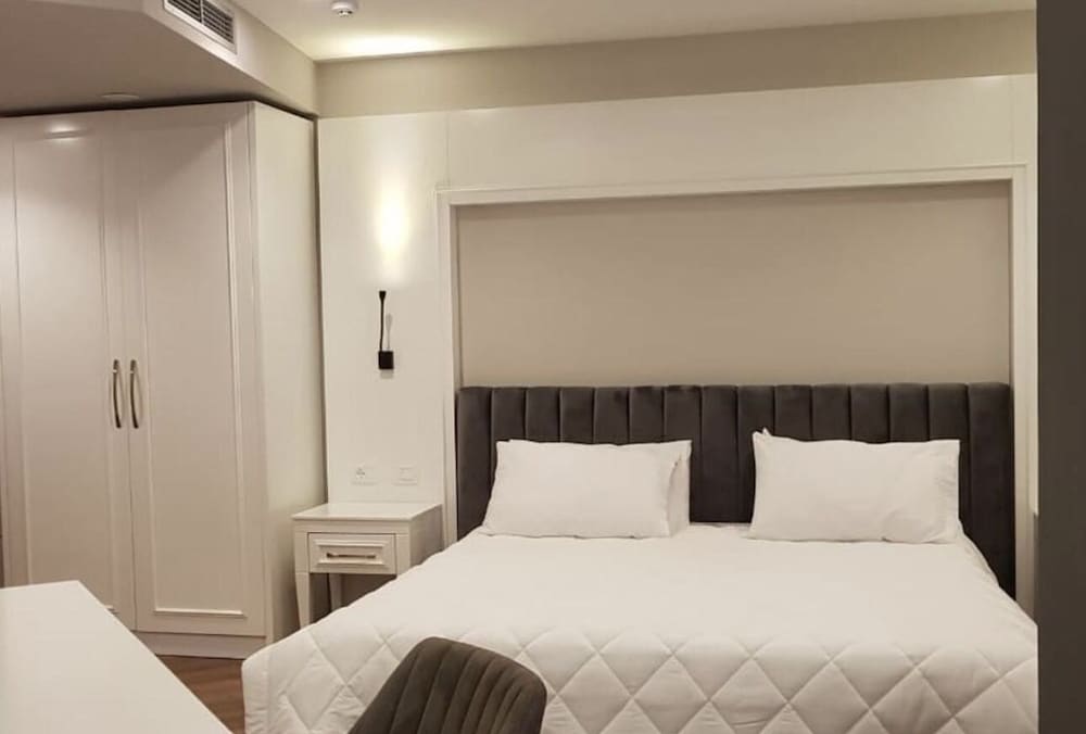 

Milano - Qerret - Klajdi Resort & SPA