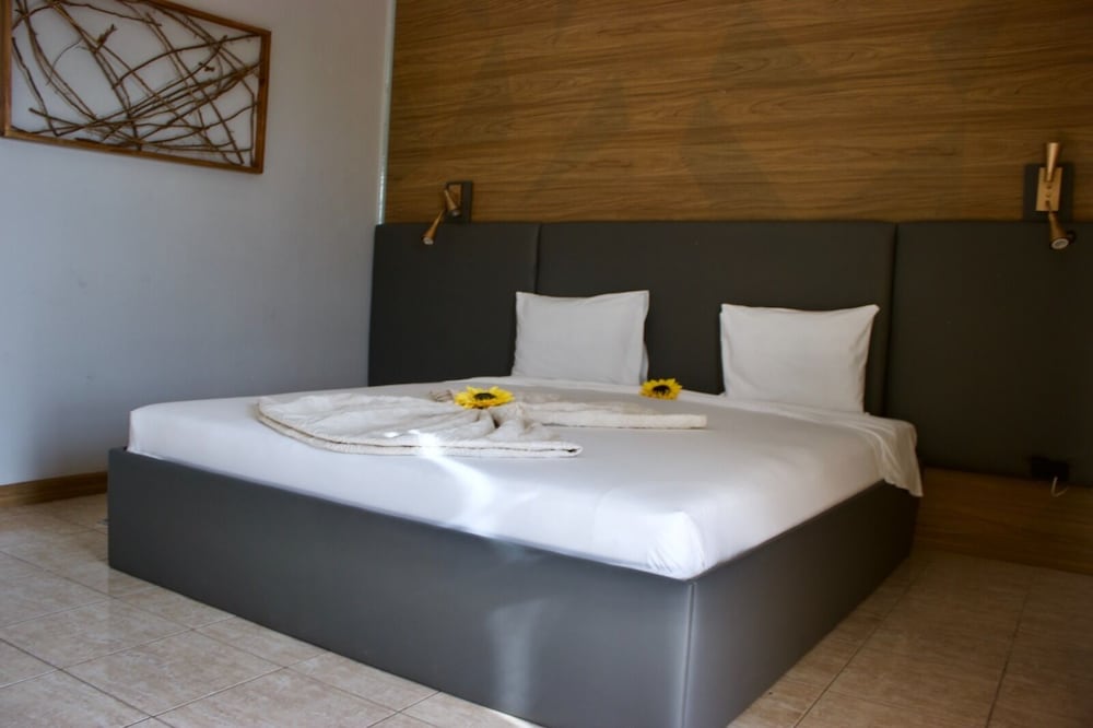 

Milano - Calheta de São Miguel, Isola di Santiago - Hotel Restaurant Falucho Paradise Beach
