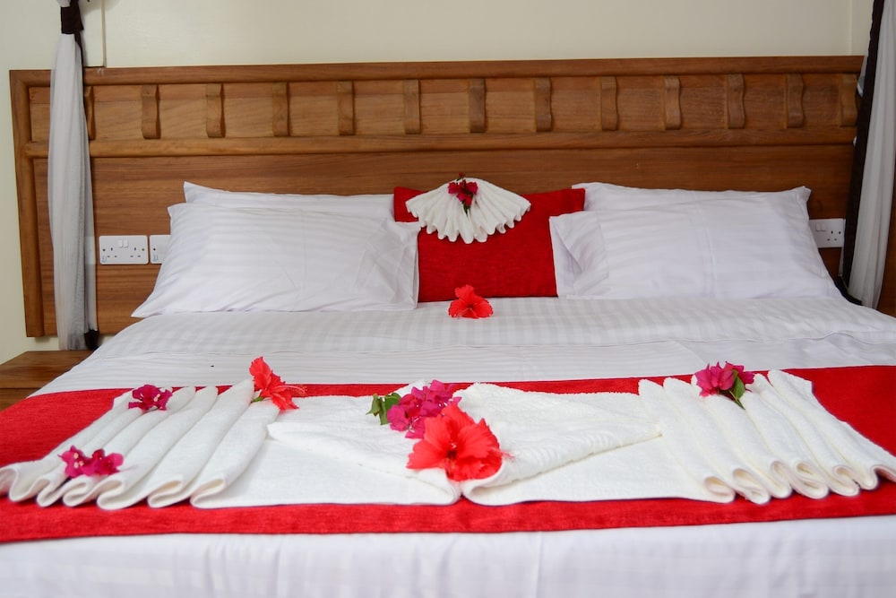 

Bologna - Mtwapa - White Peacock Resort Mtwapa