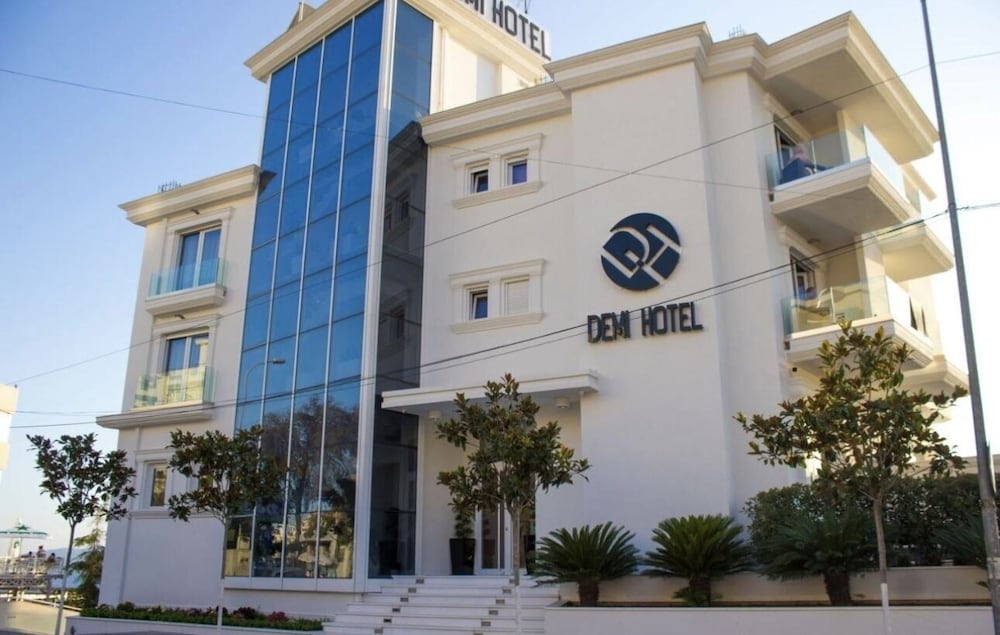 

Catania - Riviera Albanese - Demi Hotel