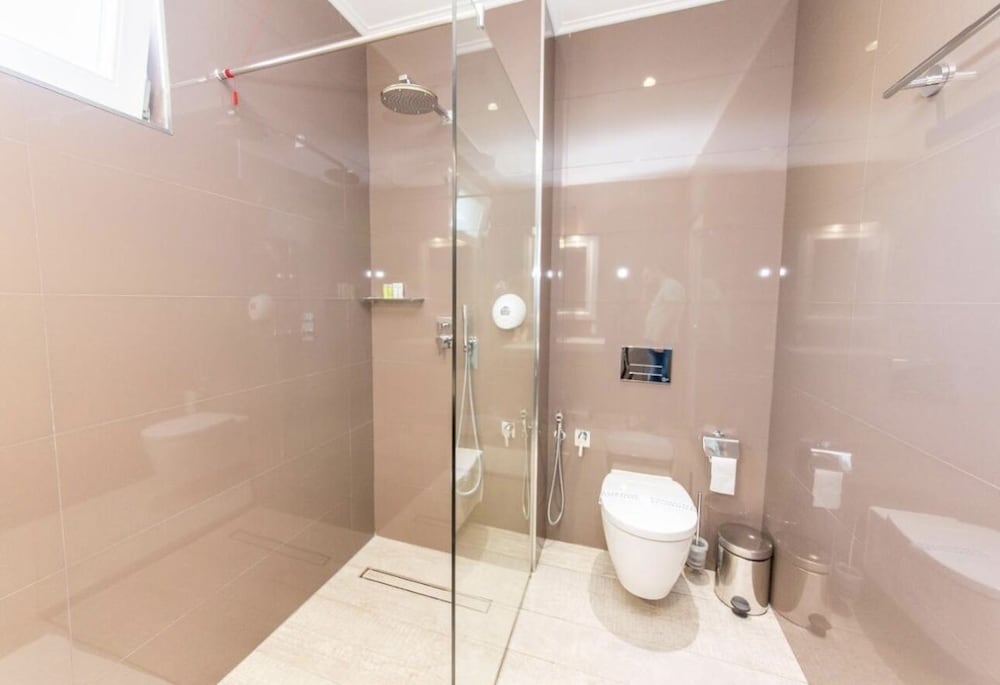 

Venezia - Sarandë - Demi Hotel