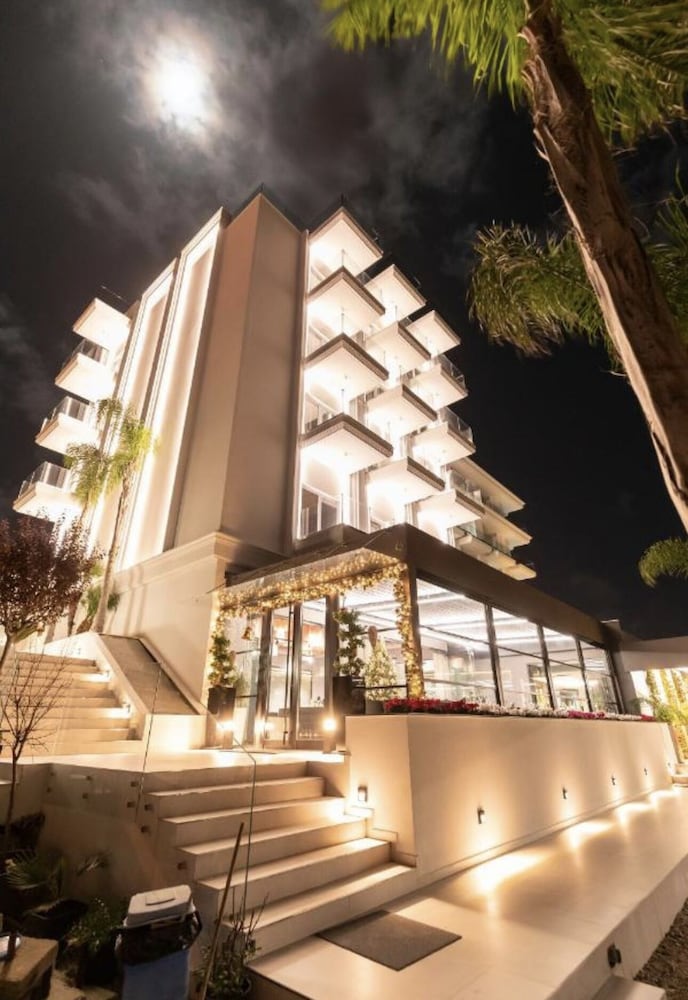

Catania - Sarandë - Demi Hotel