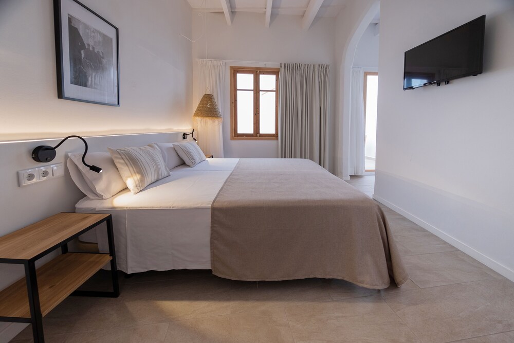 

Firenze - Cala en Blanes - Hotel Tres Tocs