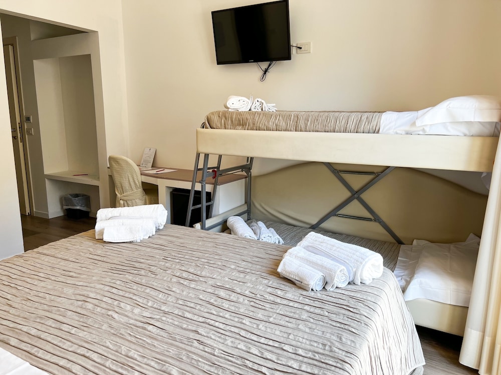 

Venezia - San Marino - Hotel Joli