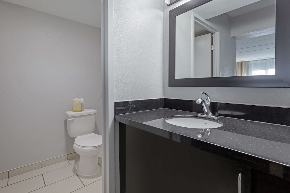 

Bologna - Baltimora - Clarion Hotel & Suites BWI Airport North