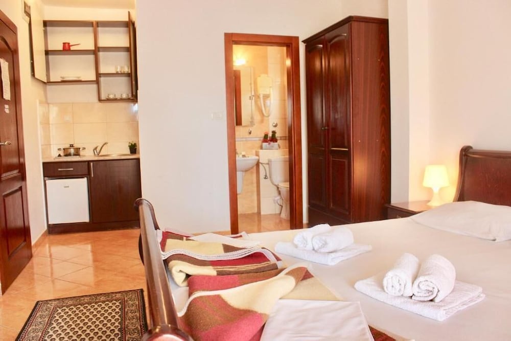 

Roma - Budva - Nir Apartments Budva