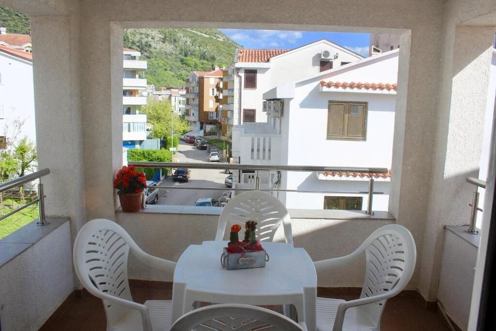 

Roma - Budva - Nir Apartments Budva
