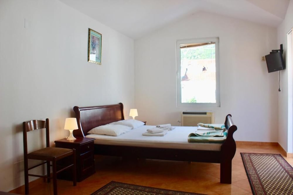 

Milano - Bečići - Nir Apartments Budva