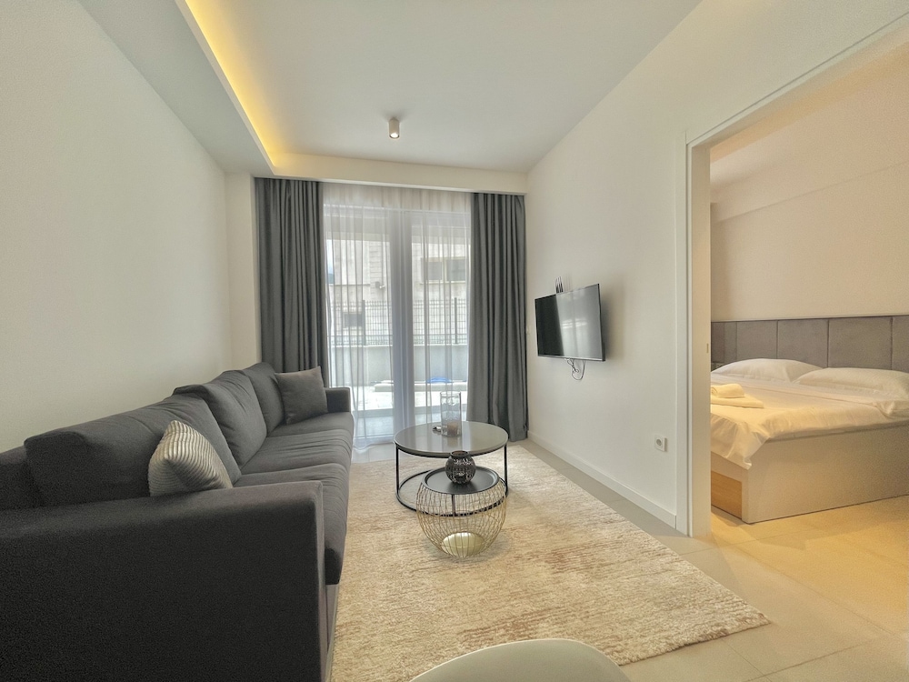 

Bologna - Budva - Horizon Residences Andjela