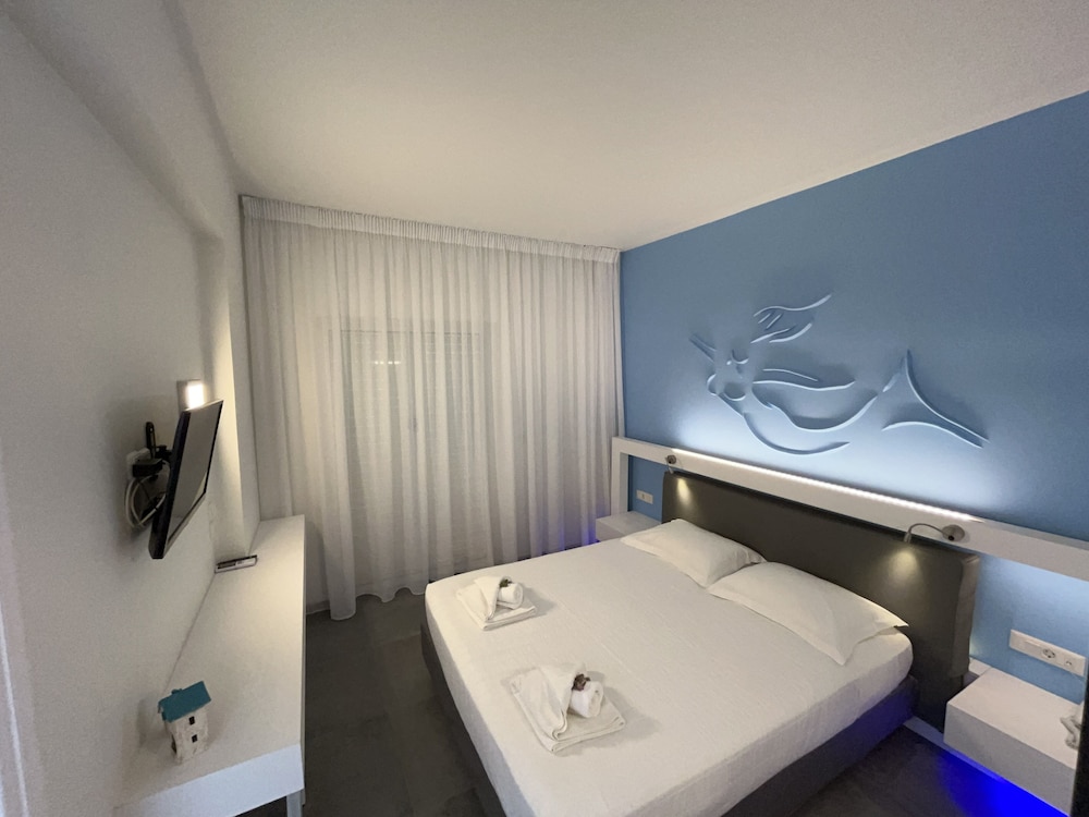 

Milano - Apokoronas - Niriides Hotel