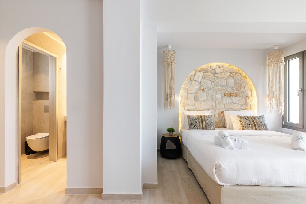 

Roma - Kassandra-Hanioti - Amalthia Luxury Suites
