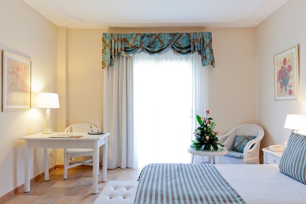 

Roma - Font de Sa Scala - Lago Garden Apart-Suites & Spa Hotel