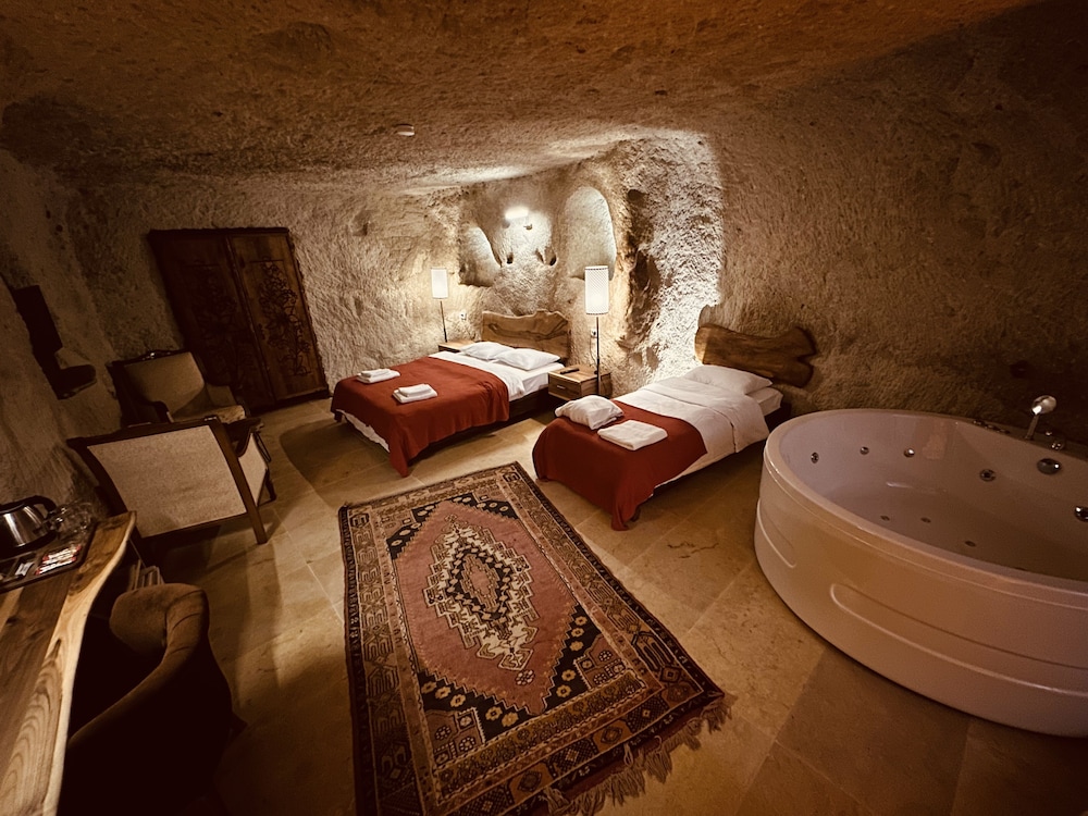 

Venezia - Nevsehir - Asma Altı Cave