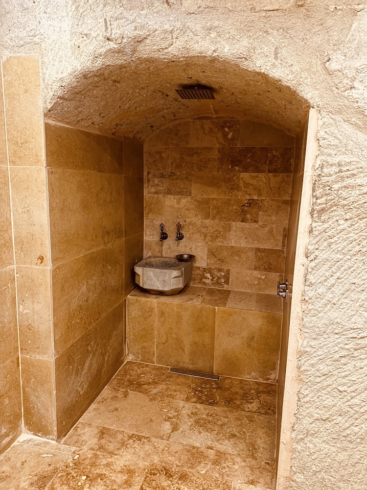 

Napoli - Nevsehir - Asma Altı Cave
