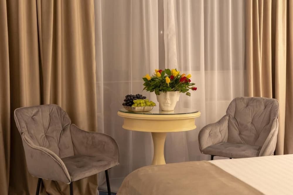 

Roma - Otopeni - HOTEL SIR ROYAL