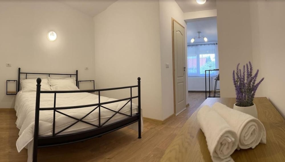 

Roma - Braşov - Premont Studios Ghimbav