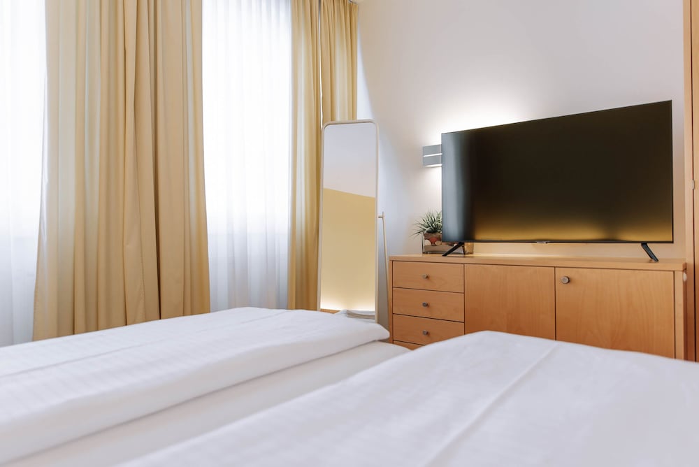 

Roma - Groß-Enzersdorf - HEINhotel vienna airport