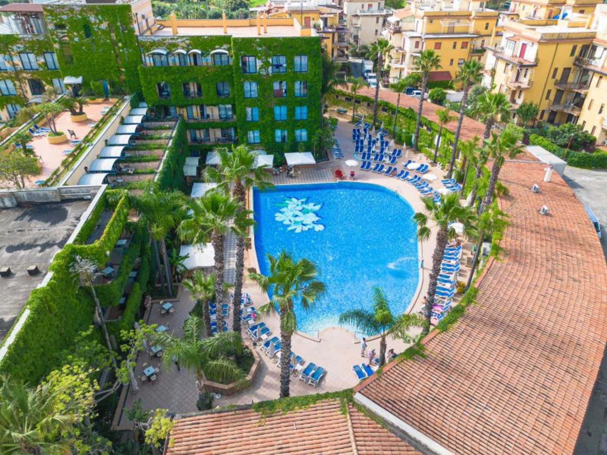 

Napoli - Castelmola - Hotel Caesar Palace