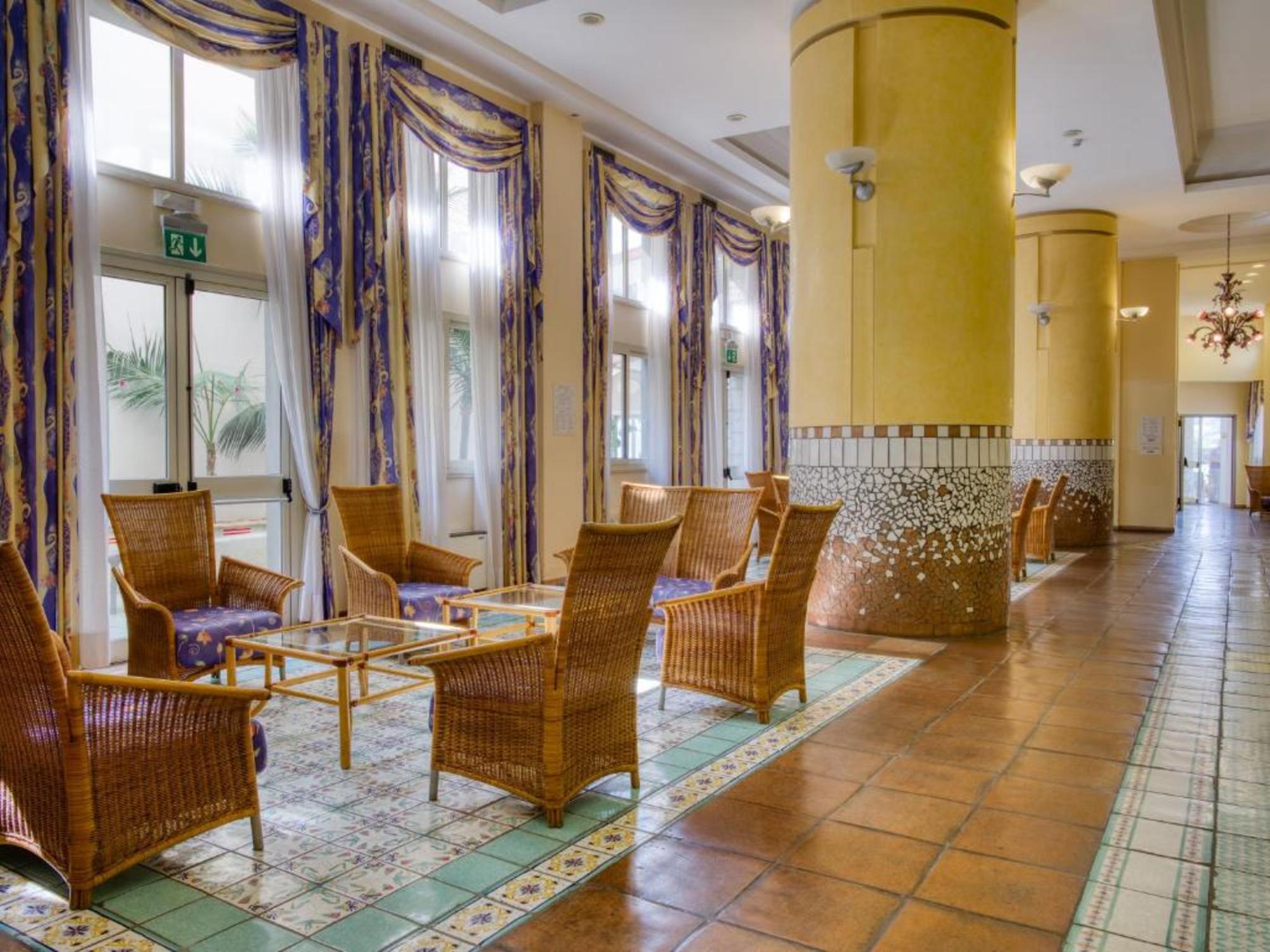 

Bologna - Forza dʼAgro - Hotel Olimpo le Terrazze