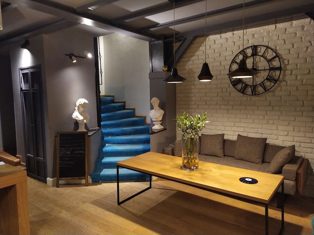 

Cagliari - Istanbul - Jakaranda Hotel