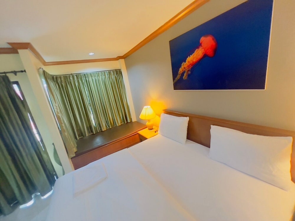 

Bologna - Patong Beach - Royal Vista