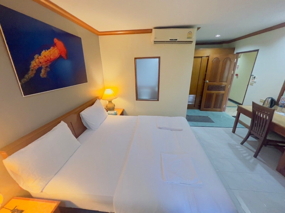 

Bologna - Patong Beach - Royal Vista