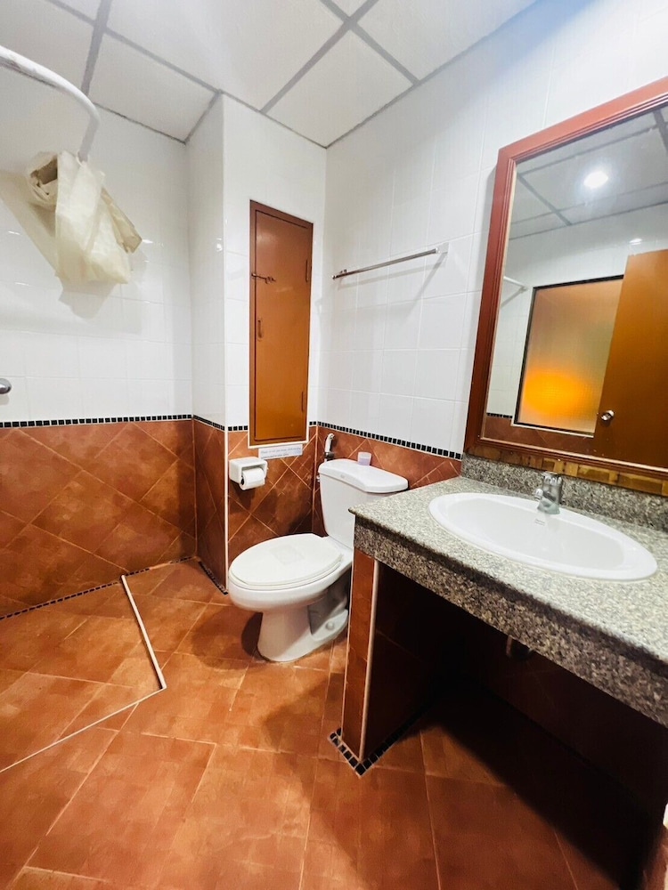 

Bologna - Patong Beach - Royal Vista