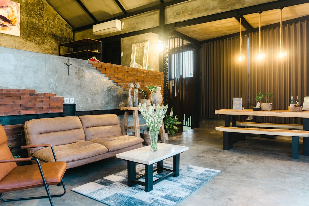 

Catania - Lovina - EJ House