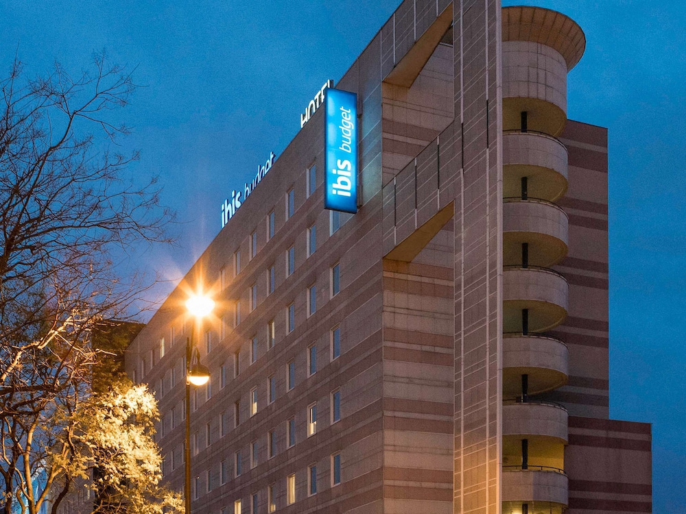 

Genova - Montreuil (Ile-de-France) - ibis budget Paris Porte De Montmartre