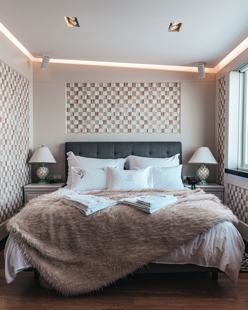 

Milano - Vogar - Diamond Suites by Reykjavik Keflavik Airport